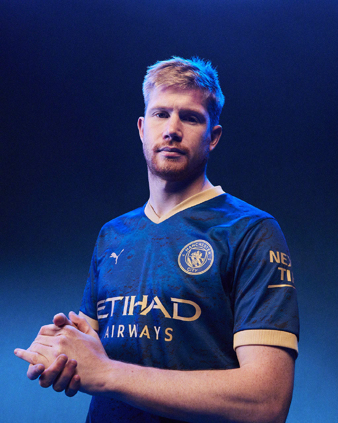 2025中甲乙最佳裁判：李会刚当选中甲金哨，银哨任通（2025赛季中甲乙年度最佳裁判：李会刚加冕中甲金哨，任通获银哨）