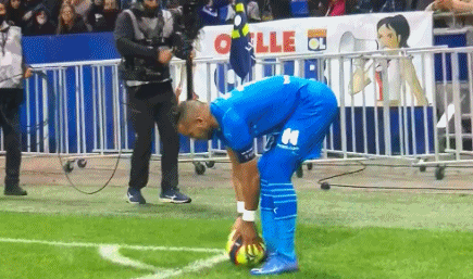 斯基拉：斯帕莱蒂要求尤文冬窗签中场指挥官和边后卫