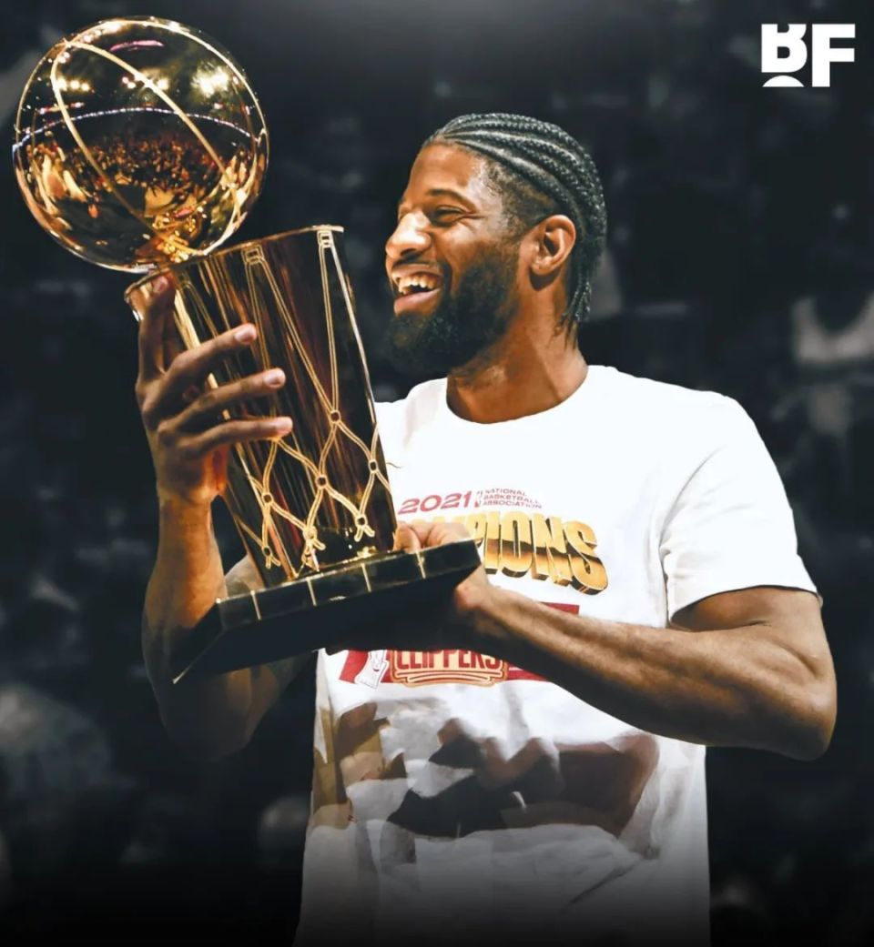 传闻：曼联、罗马和斯图加特也在关注18岁昂热前锋谢里夫（据称曼联、罗马与斯图加特正关注18岁昂热前锋谢里夫）