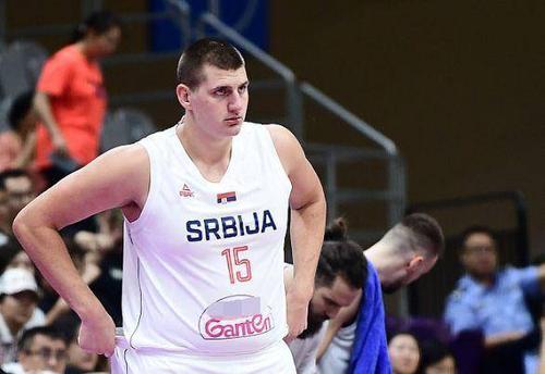 F1卡塔尔冲刺排位：皮亚斯特里夺杆！诺里斯第3，维斯塔潘第6（F1卡塔尔冲刺排位赛：皮亚斯特里摘得杆位，诺里斯第3、维斯塔潘第6）