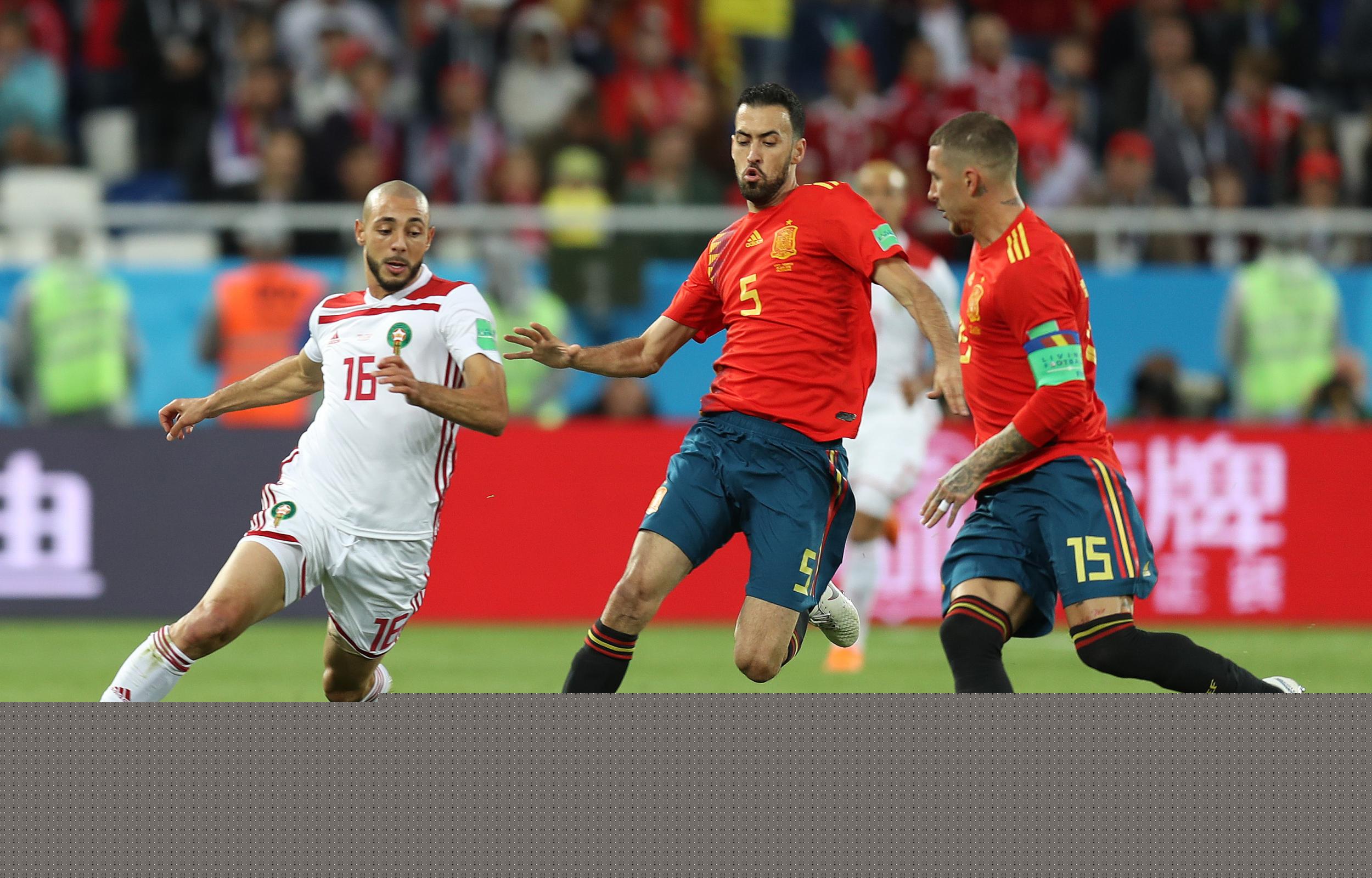 维尼修斯晒观看解放者杯决赛照片，随后庆祝母队弗拉门戈夺冠（维尼修斯晒解放者杯决赛观赛照，赛后为母队弗拉门戈登顶庆祝）