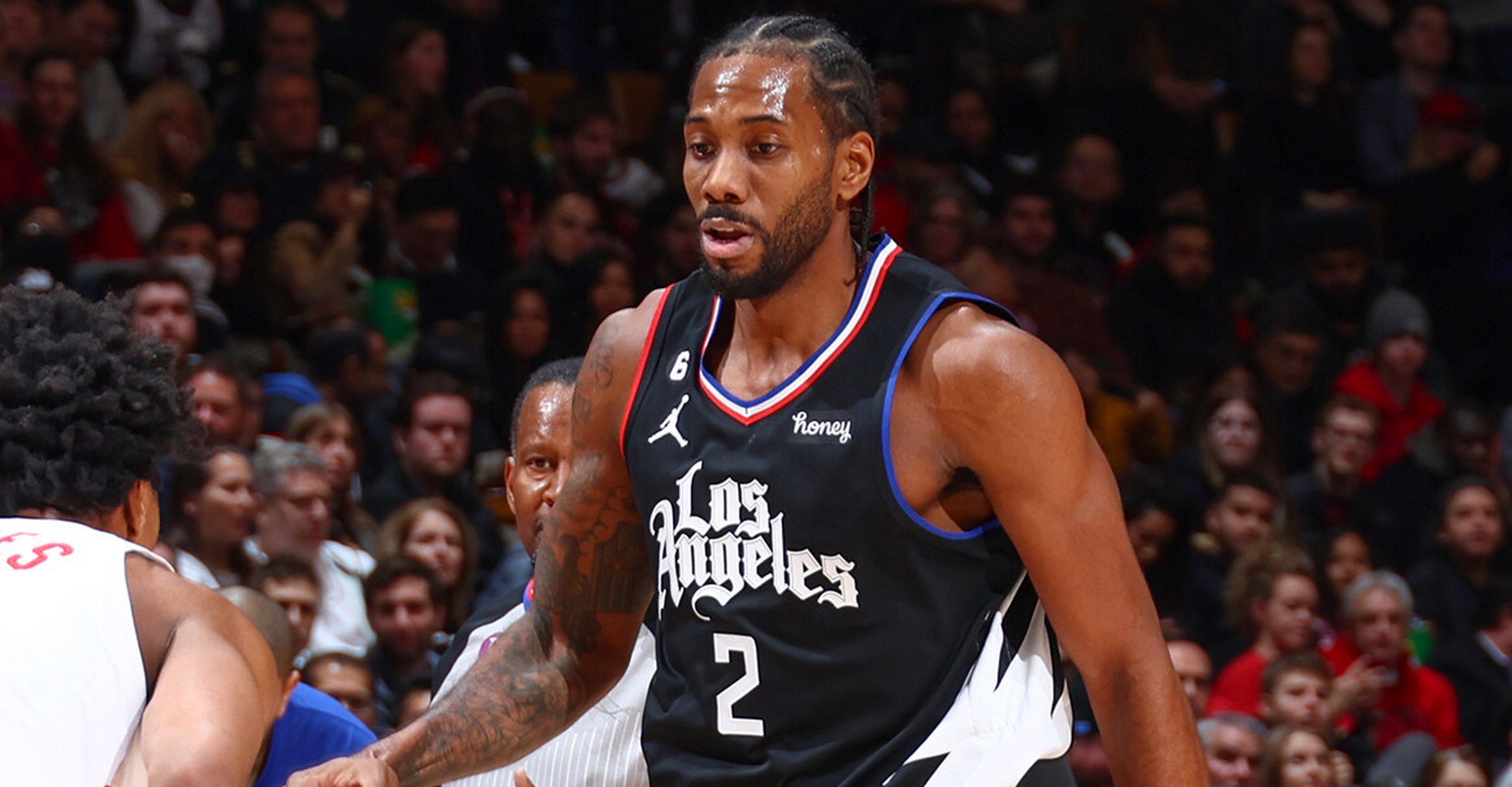 米体：米兰对迈尼昂的年薪报价提高至500万欧，尤文正在关注（米体：米兰为迈尼昂开出500万欧年薪新报价，尤文密切关注）