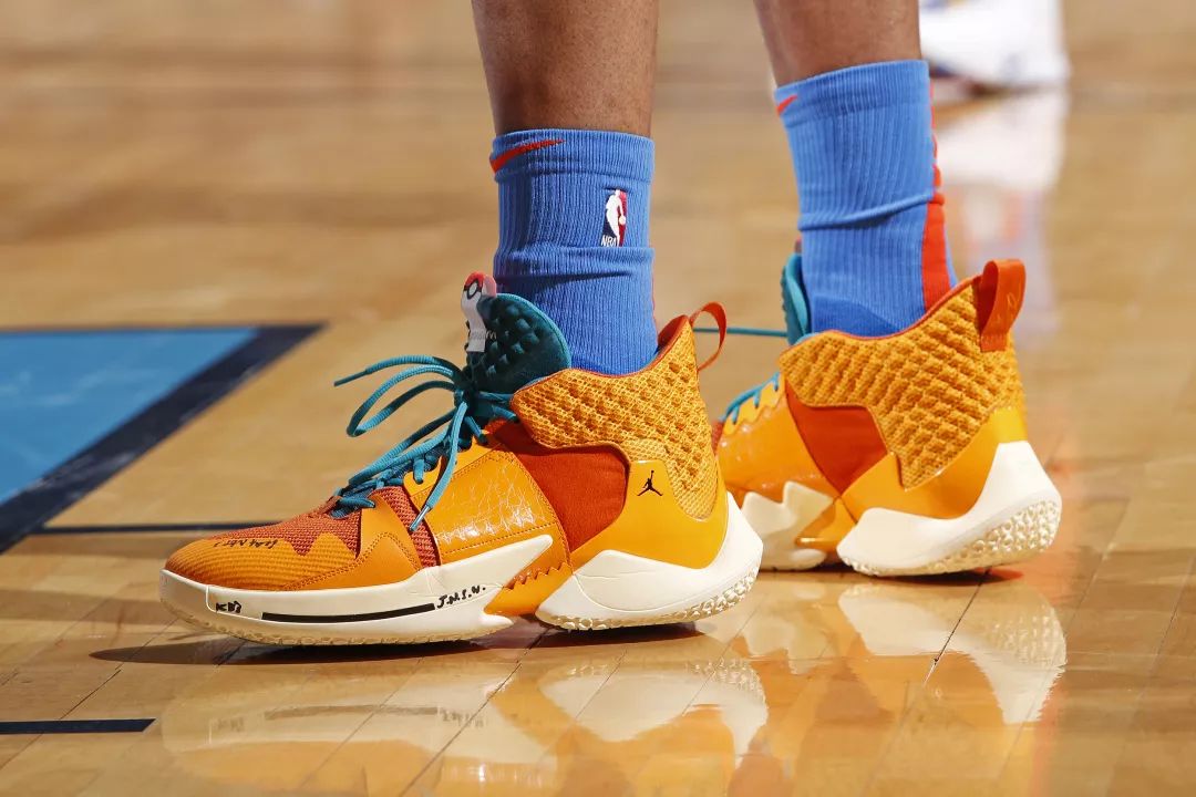 意媒：黄潜考虑买断那不勒斯租将拉法-马林，皇马握有回购权（意媒：比利亚雷亚尔欲买断那不勒斯租借的拉法-马林，皇马仍握有回购权）