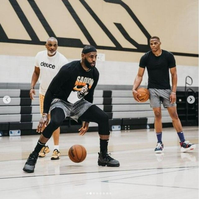 篮球发展史简要回顾（篮球发展历程概览）