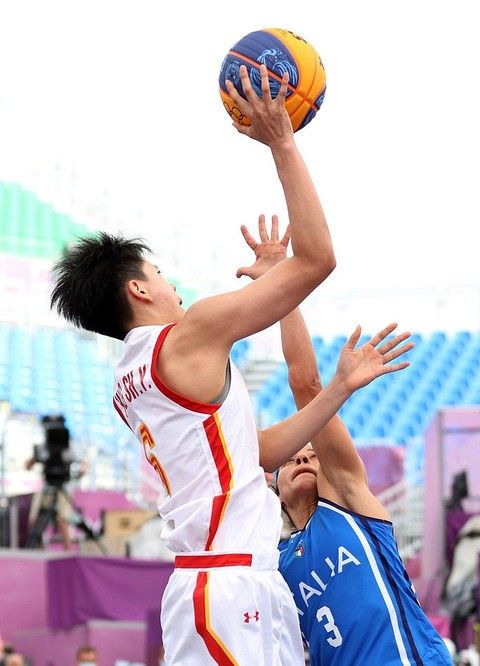 云达不莱梅vs科隆：菅原由势、施密德首发，比尔特、卡明斯基出战（云达不莱梅迎战科隆：菅原由势、施密德首发，比尔特、卡明斯基出场）