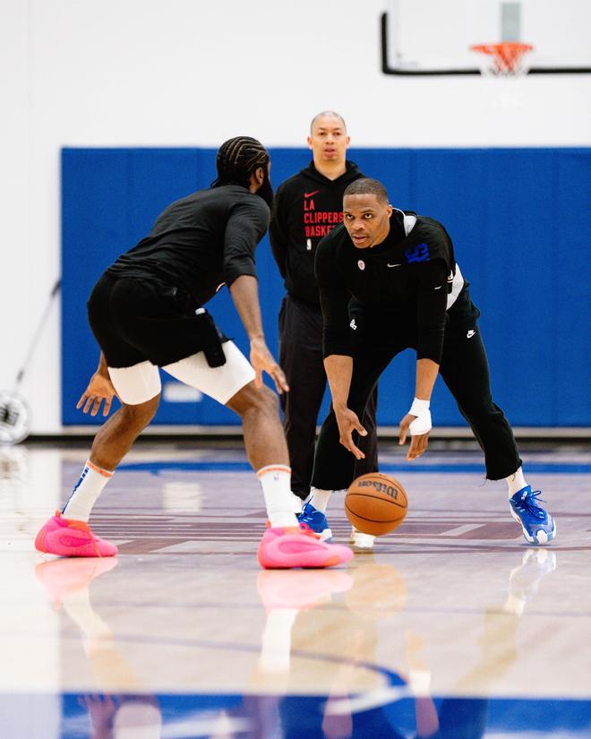 TA：从荆棘中走出坚实一步，德国队晋级之路亦是信心重建之路（TA：冲破荆棘迈出稳健一步，德国队的晋级之路亦是信心重塑之旅）