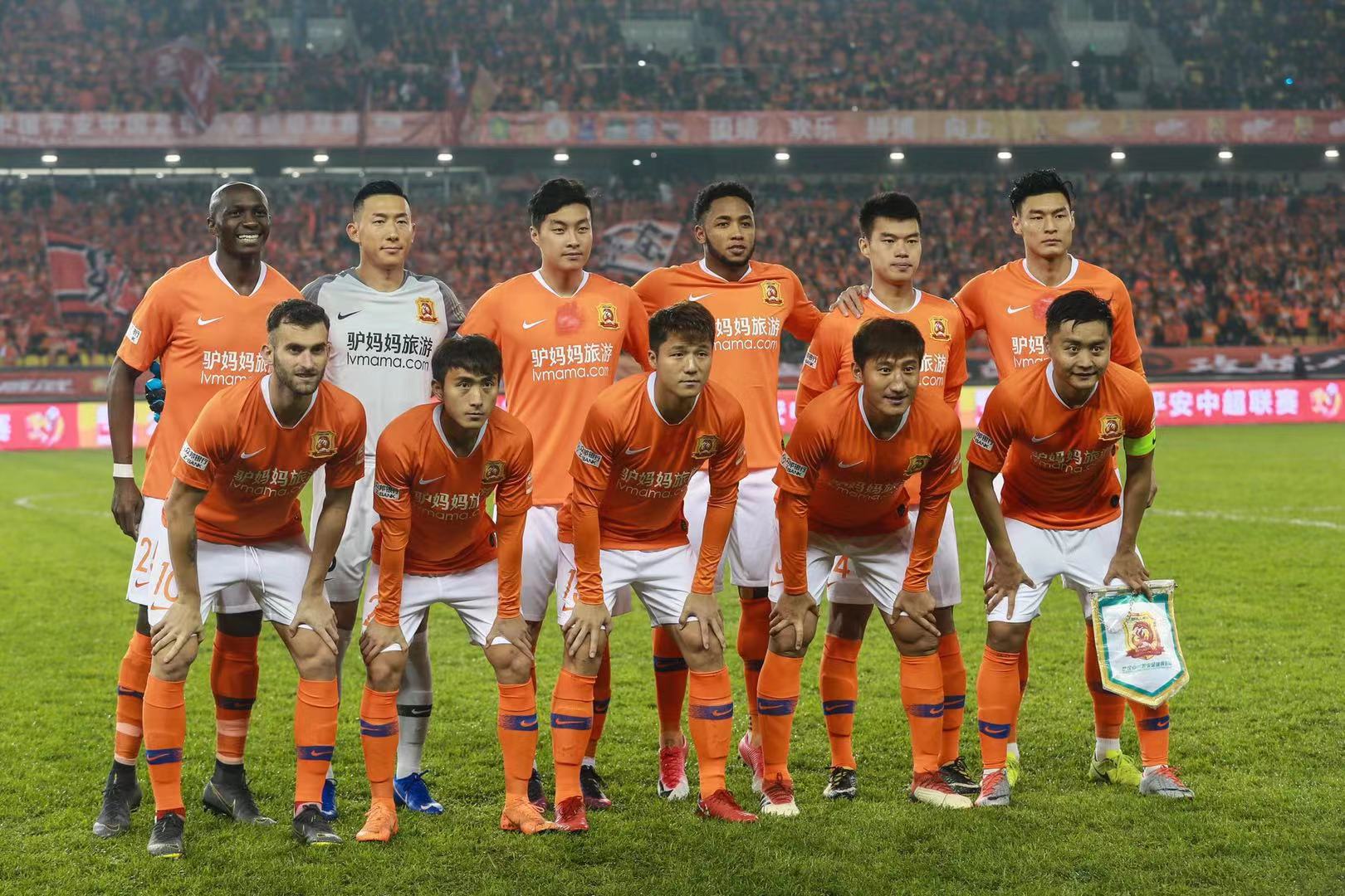 克罗斯评历史最佳11人：C罗左边锋，梅西前腰，马尔蒂尼入选（克罗斯评选史上最佳十一人：C罗踢左边锋、梅西任前腰，马尔蒂尼在列）