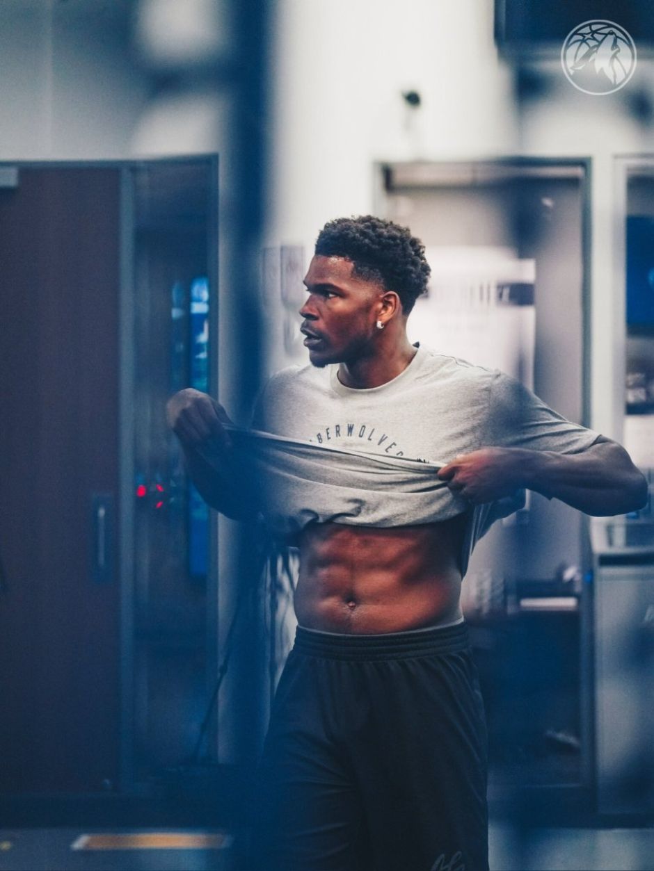 阿斯顿维拉英超前5轮不胜，现四连胜登顶英超第3（从前五轮不胜到四连胜，阿斯顿维拉跃居英超第三）