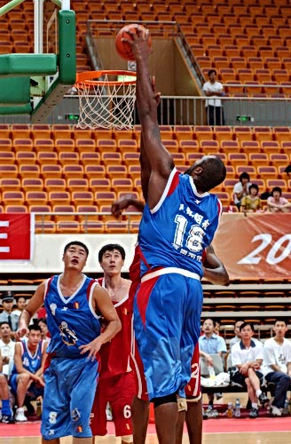 德转列右边锋身价榜：亚马尔2亿欧居首，萨卡第二奥利塞第三（德转右边锋身价排行：亚马尔以2亿欧领跑，萨卡第二、奥利塞第三）