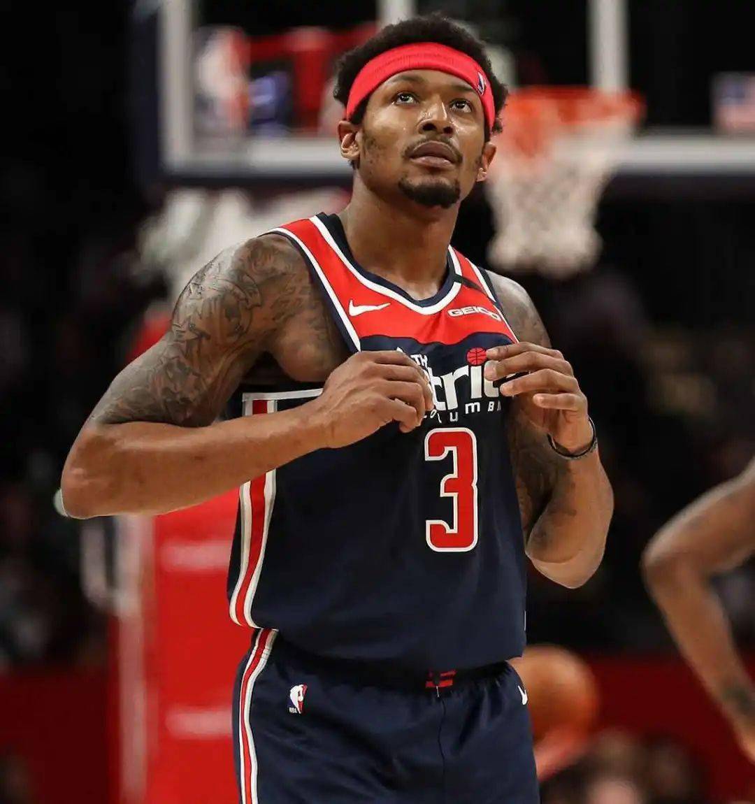 西媒：皇马将就内格雷拉案向FIFA投诉，称长期遭不公对待（西媒称皇马将因内格雷拉案向FIFA申诉，指控长期遭遇不公）