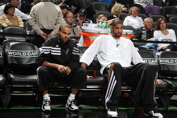 半场战报：莱切0-0维罗纳（半场速递：莱切与维罗纳0-0僵持）