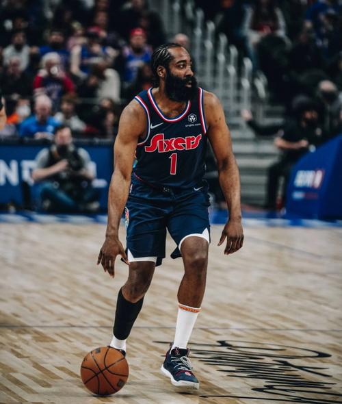 欧协联积分榜：斯特拉斯堡领跑，水晶宫距前8仅1分（欧协联排名：斯特拉斯堡暂居第一，水晶宫距前八仅差一分）