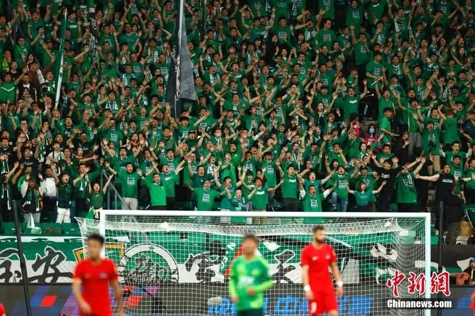 德甲最快10次帽子戏法排名：凯恩76场居首，盖德-穆勒161场（德甲10次帽子戏法达成速度榜：凯恩76场领跑，盖德-穆勒161场紧随其后）